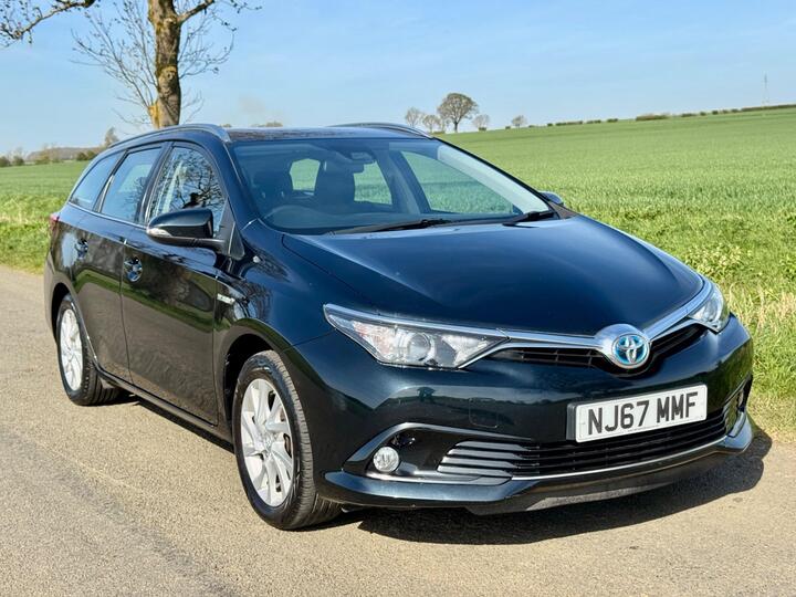 Toyota Auris 1.8 VVT-h Business Edition Touring Sports CVT Euro 6 (s/s) 5dr (Safety Sense)