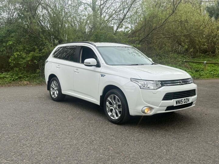 Mitsubishi OUTLANDER 2.0h 12kWh GX4hs CVT 4WD Euro 5 (s/s) 5dr Mitsubishi OUTLANDER 2.0h 12kWh GX4hs CVT 4WD Euro 5 (s/s) 5dr