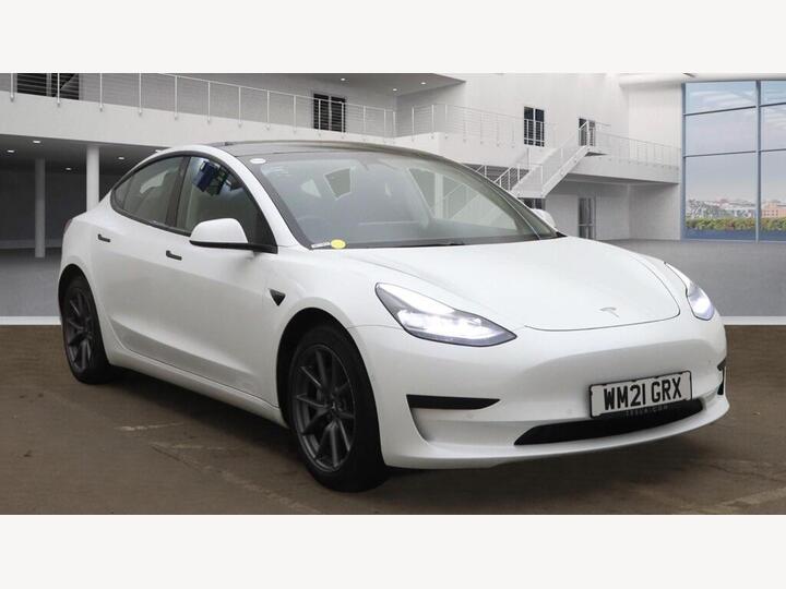 Tesla Model 3 Standard Range Plus Auto RWD 4dr