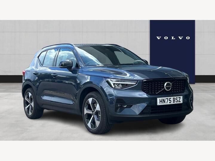 Volvo XC40 2.0 B3 MHEV Plus Dark DCT Auto Euro 6 (s/s) 5dr