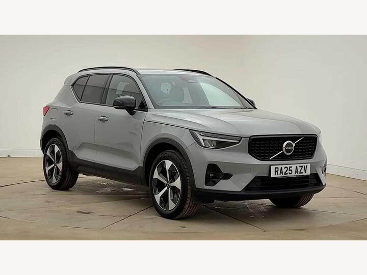 Volvo XC40 2.0 B4 MHEV Plus Dark DCT Auto Euro 6 (s/s) 5dr