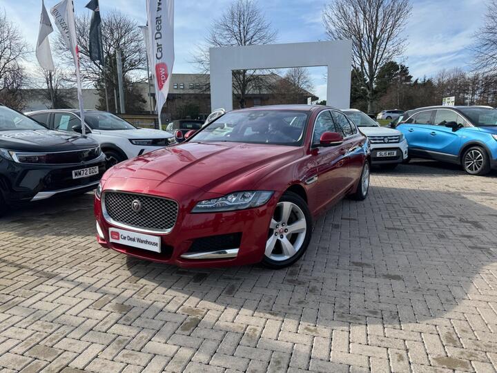 Jaguar XF 2.0i Portfolio Auto AWD Euro 6 (s/s) 4dr