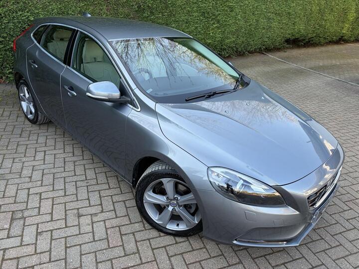 Volvo V40 2.0 D2 SE Lux Nav Euro 6 (s/s) 5dr