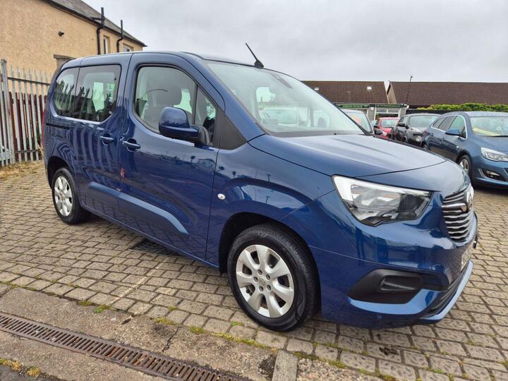Vauxhall COMBO LIFE 1.5 Turbo D BlueInjection Energy Euro 6 (s/s) 5dr Vauxhall COMBO LIFE 1.5 Turbo D BlueInjection Energy Euro 6 (s/s) 5dr