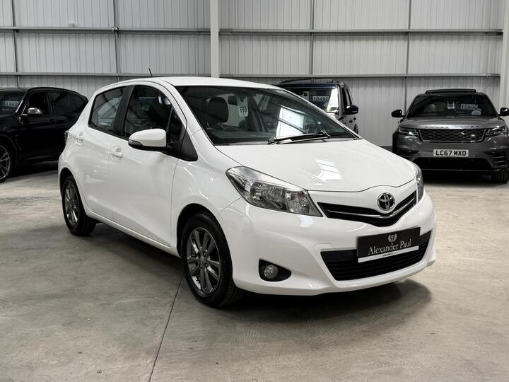 Toyota Yaris 1.33 Dual VVT-i Icon Plus Euro 5 5dr