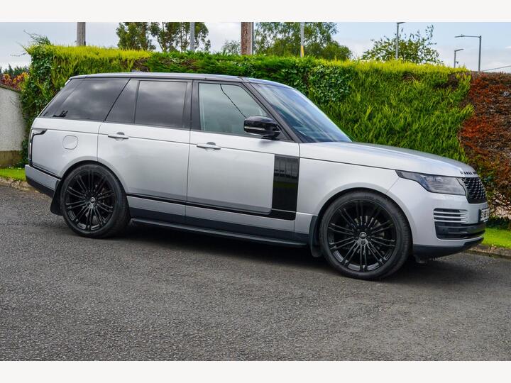 Land Rover Range Rover 3.0 SD V6 Vogue Auto 4WD Euro 6 (s/s) 5dr Land Rover Range Rover 3.0 SD V6 Vogue Auto 4WD Euro 6 (s/s) 5dr