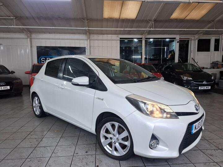 Toyota Yaris 1.5 VVT-h T Spirit CVT Euro 5 5dr