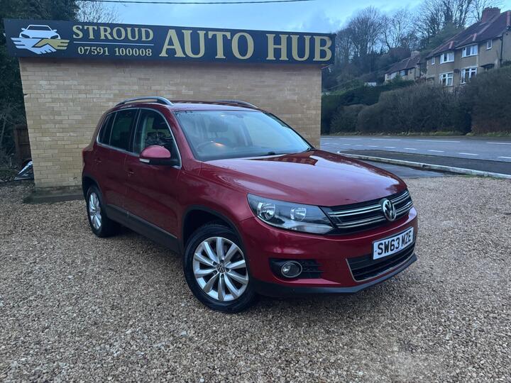 Volkswagen Tiguan 2.0 TDI BlueMotion Tech Match 4WD Euro 5 (s/s) 5dr Volkswagen Tiguan 2.0 TDI BlueMotion Tech Match 4WD Euro 5 (s/s) 5dr