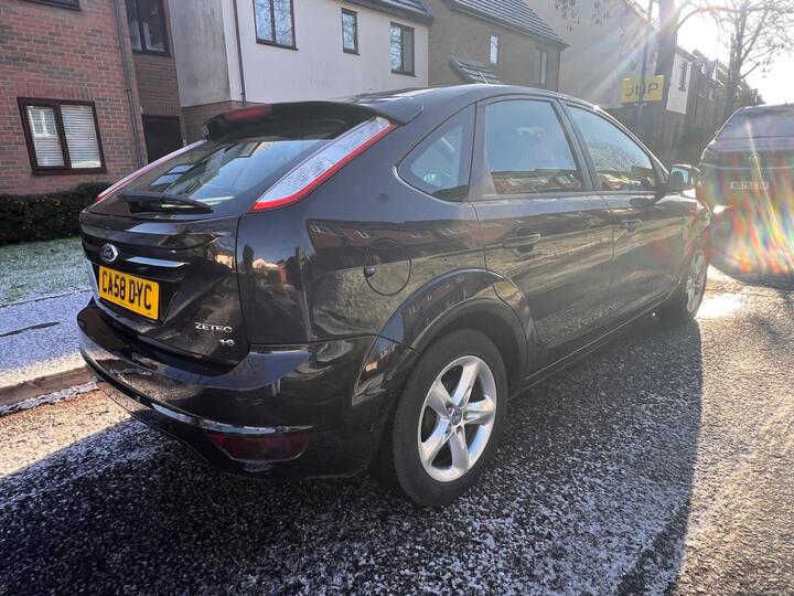 Ford Focus 1.6 Zetec 5dr