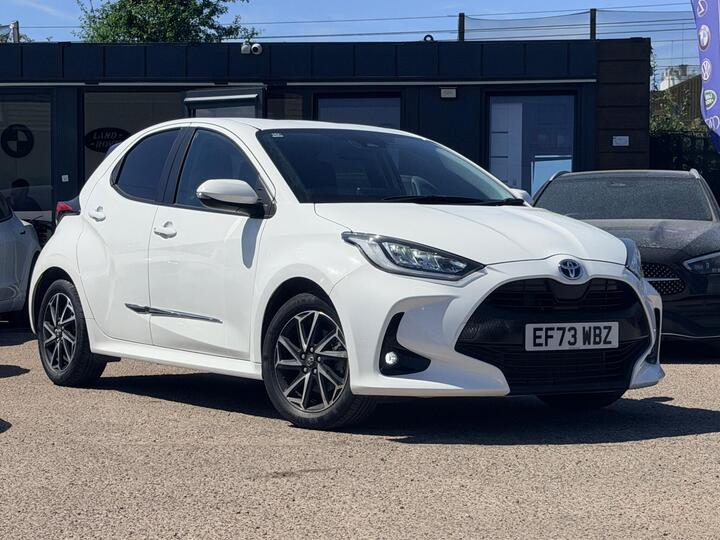 Toyota Yaris 1.5 VVT-h Design E-CVT Euro 6 (s/s) 5dr