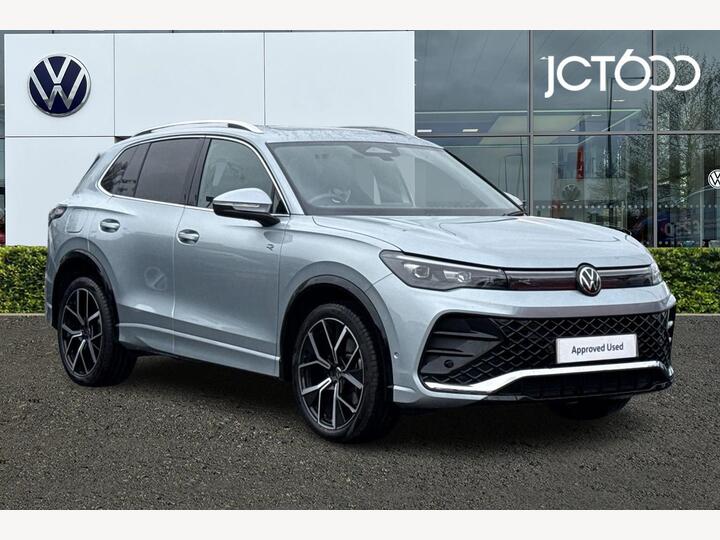 Volkswagen Tiguan 2.0 TDI R-Line DSG Euro 6 (s/s) 5dr Volkswagen Tiguan 2.0 TDI R-Line DSG Euro 6 (s/s) 5dr