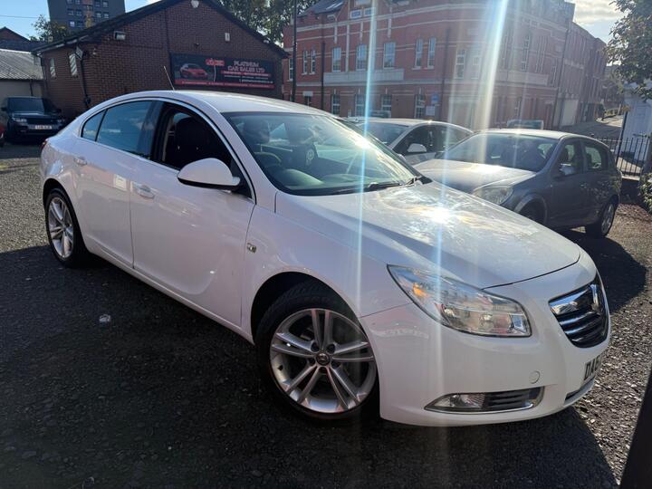 Vauxhall Insignia 2.0 CDTi EcoFLEX Exclusiv Euro 5 (s/s) 5dr