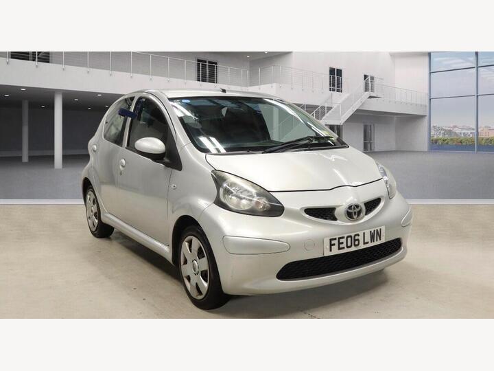 Toyota AYGO 1.0 VVT-i + Euro 4 5dr