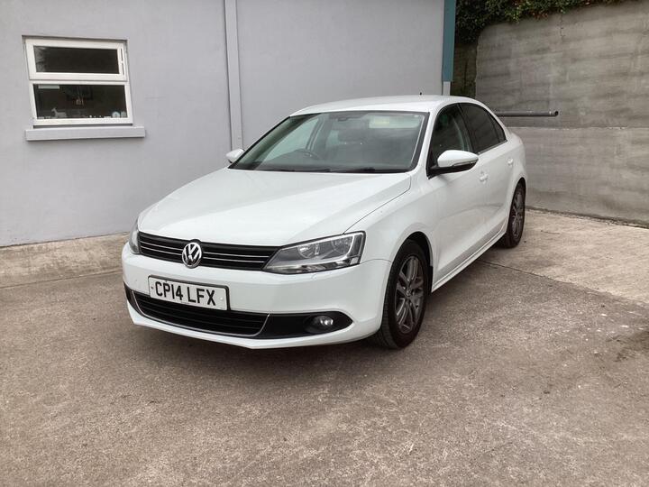 Volkswagen Jetta 1.6 TDI BlueMotion Tech Sport Euro 5 (s/s) 4dr Volkswagen Jetta 1.6 TDI BlueMotion Tech Sport Euro 5 (s/s) 4dr