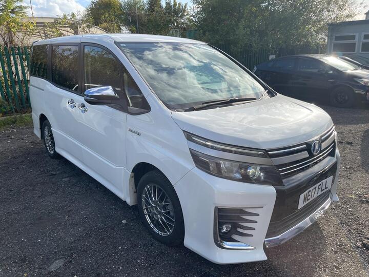 Toyota Voxy 1.8 HYBRID EURO 6