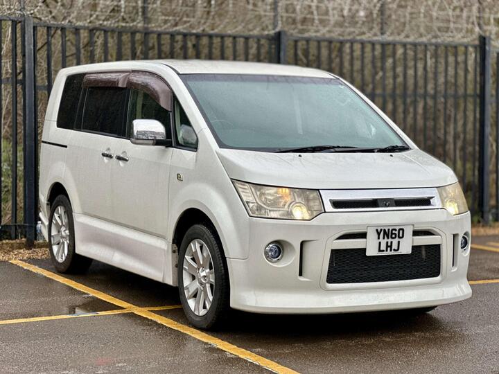 Mitsubishi DELICA Roadest