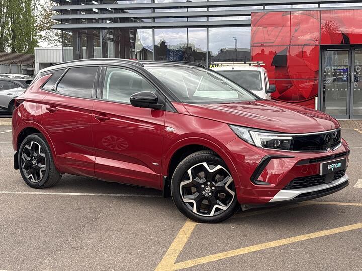 Vauxhall Grandland 1.6 14.2kWh Ultimate Auto Euro 6 (s/s) 5dr