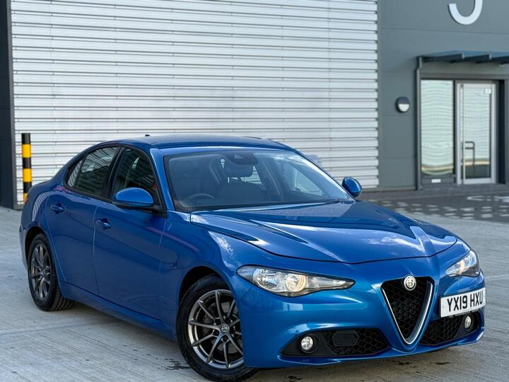 Alfa Romeo Giulia 2.2 TD Super Auto Euro 6 (s/s) 4dr Alfa Romeo Giulia 2.2 TD Super Auto Euro 6 (s/s) 4dr