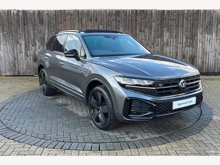 Volkswagen TOUAREG 3.0 TDI V6 Black Edition Tiptronic 4Motion Euro 6 (s/s) 5dr Volkswagen TOUAREG 3.0 TDI V6 Black Edition Tiptronic 4Motion Euro 6 (s/s) 5dr