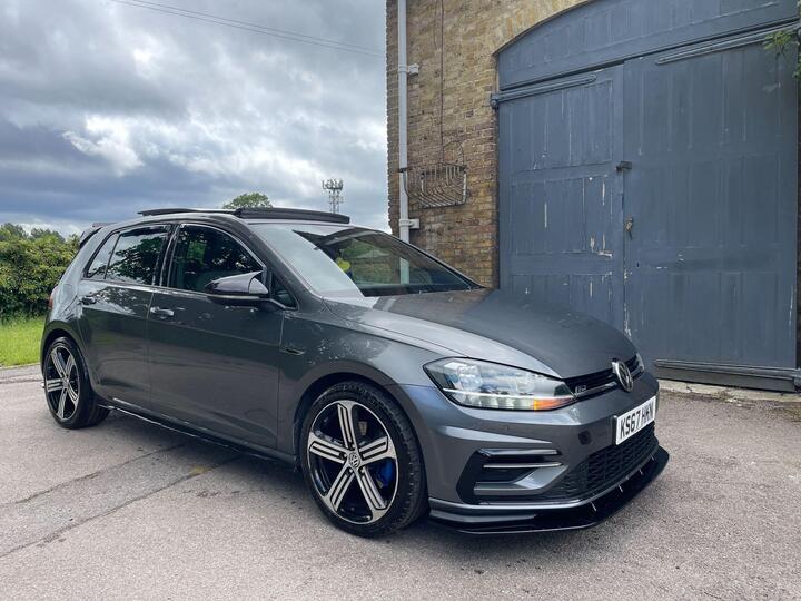 Volkswagen Golf 1.5 TSI EVO R-Line Euro 6 (s/s) 5dr Volkswagen Golf 1.5 TSI EVO R-Line Euro 6 (s/s) 5dr