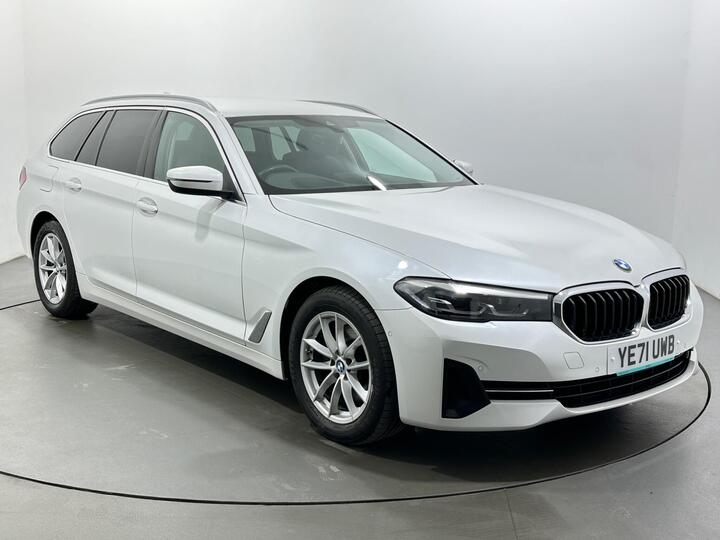 BMW 5 Series 2.0 520d MHT SE Touring Steptronic Euro 6 (s/s) 5dr BMW 5 Series 2.0 520d MHT SE Touring Steptronic Euro 6 (s/s) 5dr