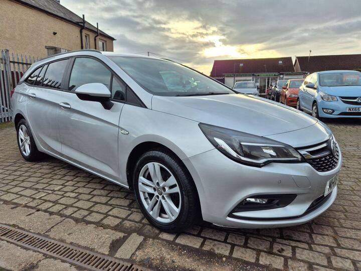 Vauxhall ASTRA 1.6 CDTi EcoTEC BlueInjection Tech Line Nav Sports Tourer Euro 6 (s/s) 5dr Vauxhall ASTRA 1.6 CDTi EcoTEC BlueInjection Tech Line Nav Sports Tourer Euro 6 (s/s) 5dr
