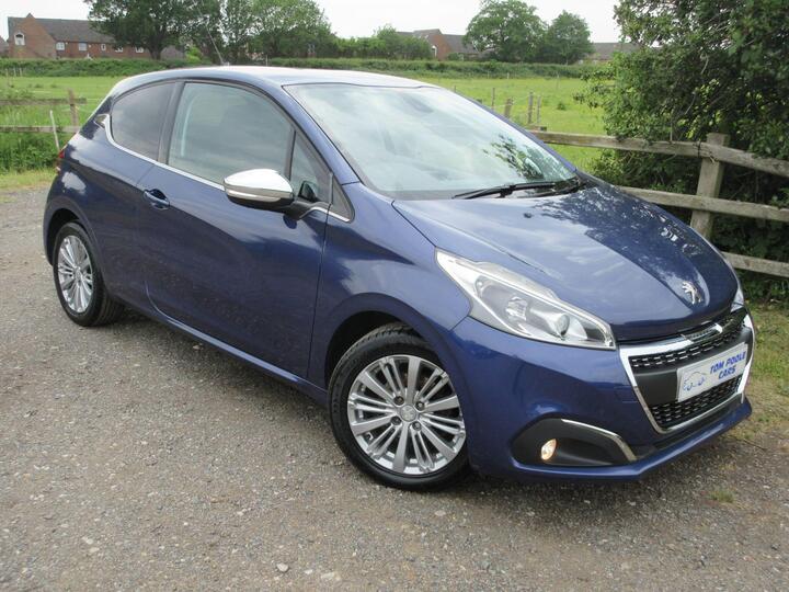 Peugeot 208 1.2 PureTech Allure Euro 6 3dr Peugeot 208 1.2 PureTech Allure Euro 6 3dr