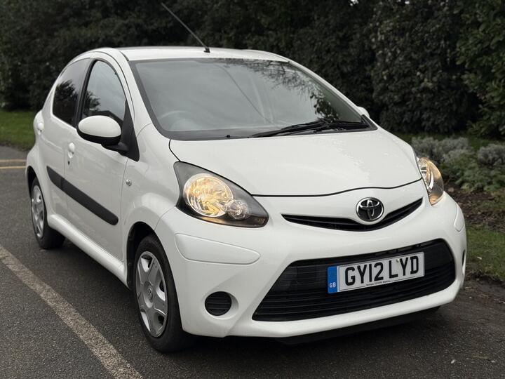 Toyota AYGO 1.0 VVT-i Ice Euro 5 5dr Toyota AYGO 1.0 VVT-i Ice Euro 5 5dr