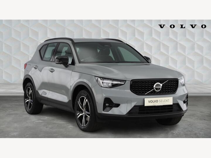 Volvo XC40 2.0 B3 MHEV Plus Dark DCT Auto Euro 6 (s/s) 5dr