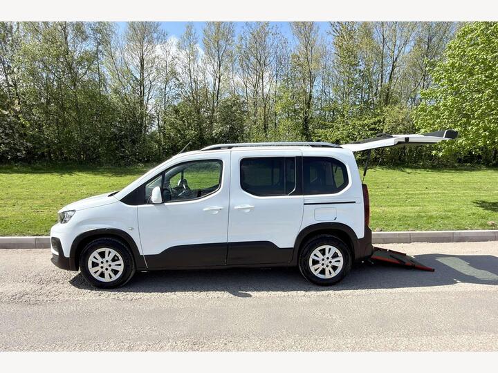 Peugeot Rifter 1.5 Hdi WHEELCHAIR ACCESSIBLE Peugeot Rifter 1.5 Hdi WHEELCHAIR ACCESSIBLE
