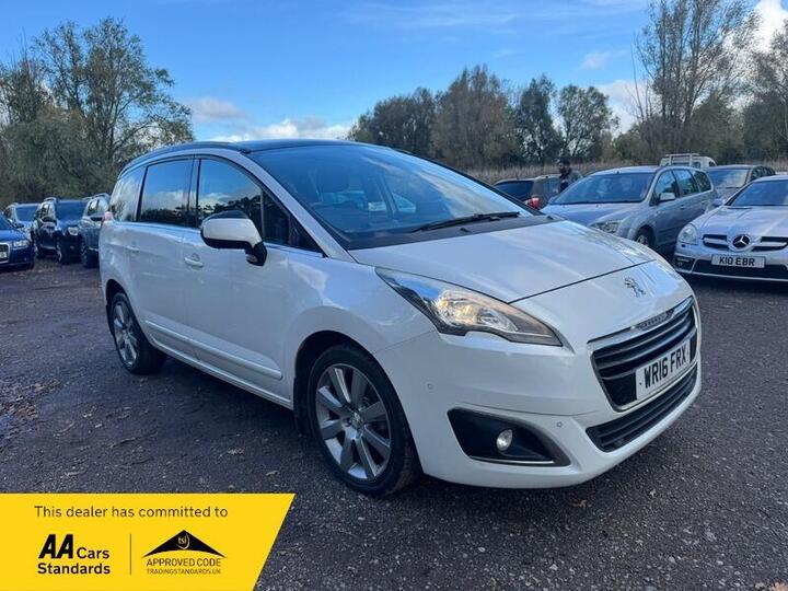 Peugeot 5008 1.6 BlueHDi Allure Euro 6 (s/s) 5dr Peugeot 5008 1.6 BlueHDi Allure Euro 6 (s/s) 5dr