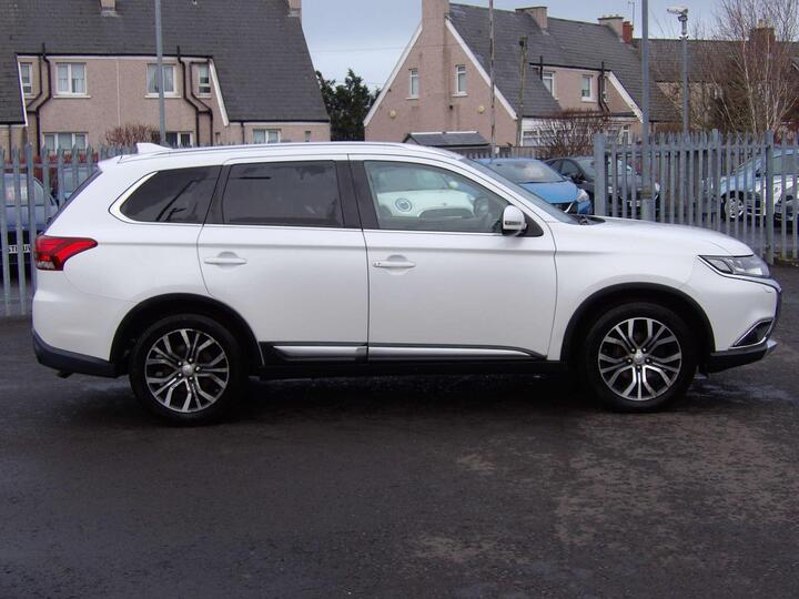 Mitsubishi OUTLANDER 2.2 DI-D 4 4WD Euro 6 (s/s) 5dr