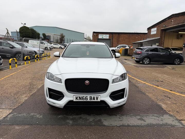 Jaguar F-PACE 2.0 D180 R-Sport Auto AWD Euro 6 (s/s) 5dr Jaguar F-PACE 2.0 D180 R-Sport Auto AWD Euro 6 (s/s) 5dr