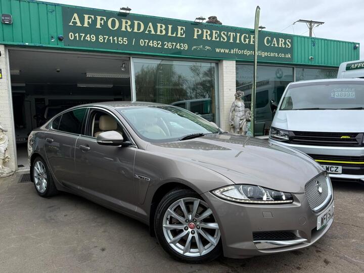 Jaguar XF 2.2d Premium Luxury Auto Euro 5 (s/s) 4dr