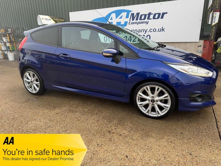 Ford Fiesta 1.0T EcoBoost Zetec S Euro 6 (s/s) 3dr Ford Fiesta 1.0T EcoBoost Zetec S Euro 6 (s/s) 3dr