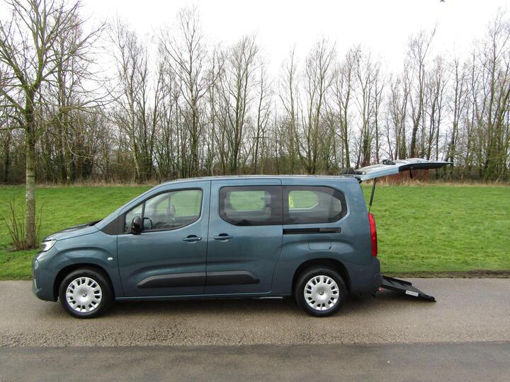Vauxhall COMBO LIFE XL LWB 1.5 Wheelchair Accessible Vehicle WAV *4000 MILES*