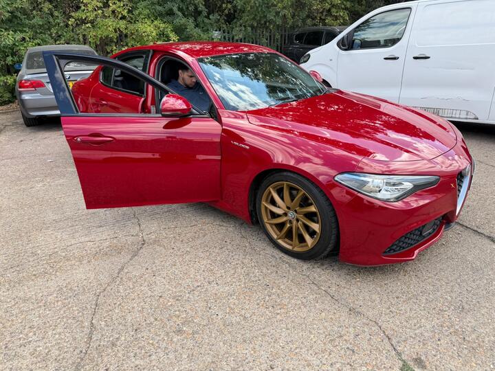 Alfa Romeo Giulia 2.0T Veloce Auto Euro 6 (s/s) 4dr