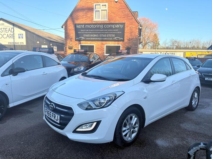 Hyundai I30 1.6 CRDi Blue Drive SE Euro 6 (s/s) 5dr Hyundai I30 1.6 CRDi Blue Drive SE Euro 6 (s/s) 5dr