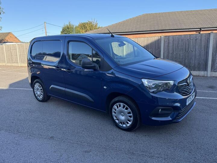 Vauxhall COMBO 1.6 Turbo D 2000 Sportive Panel Van 4dr Diesel Manual L1 H1 Euro 6 (s/s) (100 Ps) ONE OWNER, AIR CON REAR CAMERA
