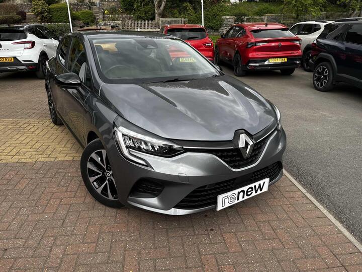 Renault Clio 1.6 E-TECH Evolution Auto Euro 6 (s/s) 5dr Renault Clio 1.6 E-TECH Evolution Auto Euro 6 (s/s) 5dr