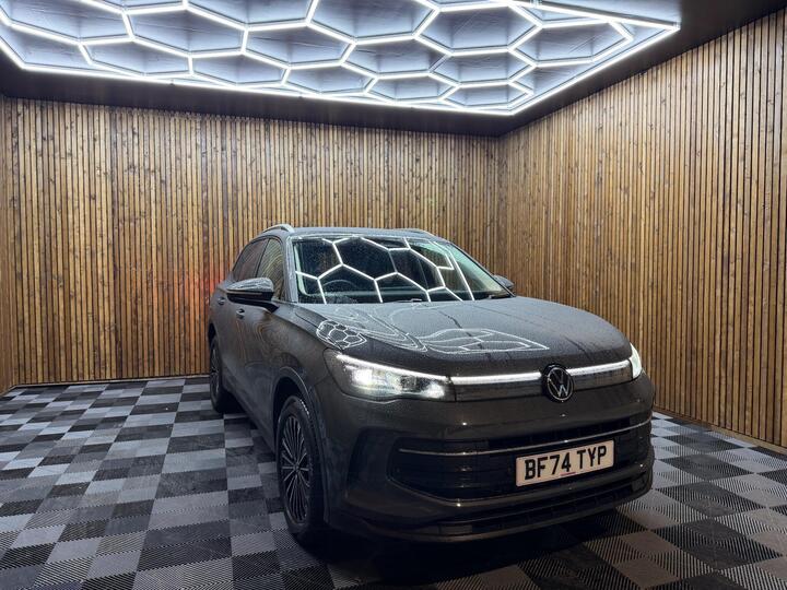 Volkswagen Tiguan 1.5 TSI EHybrid 19.7kWh Match DSG Euro 6 (s/s) 5dr Volkswagen Tiguan 1.5 TSI EHybrid 19.7kWh Match DSG Euro 6 (s/s) 5dr