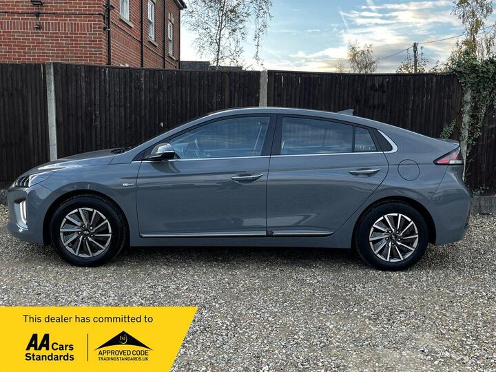 Hyundai IONIQ 38.3kWh Premium Auto 5dr Hyundai IONIQ 38.3kWh Premium Auto 5dr