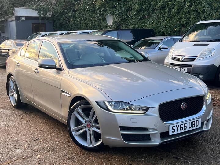 Jaguar XE 2.0d Portfolio Auto Euro 6 (s/s) 4dr