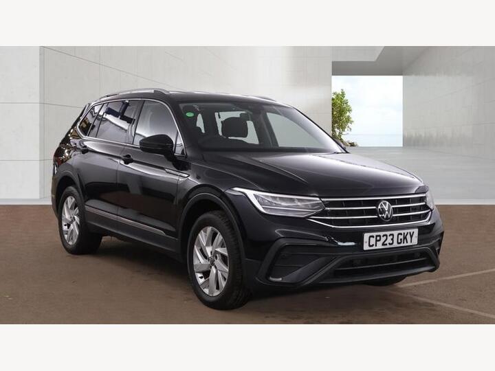 Volkswagen TIGUAN ALLSPACE 2.0 TDI Life DSG Euro 6 (s/s) 5dr Volkswagen TIGUAN ALLSPACE 2.0 TDI Life DSG Euro 6 (s/s) 5dr