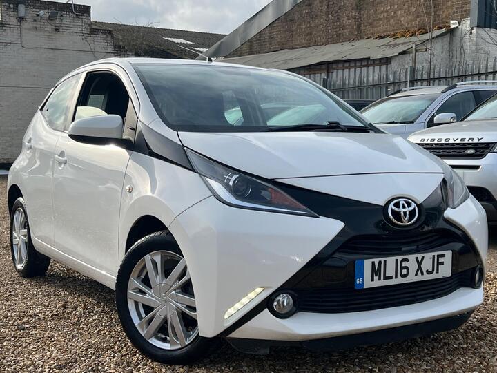 Toyota AYGO 1.0 VVT-i X-pression X-shift Euro 6 5dr