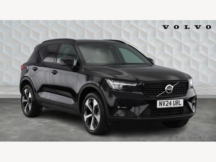 Volvo XC40 2.0 B3 MHEV Plus Dark DCT Auto Euro 6 (s/s) 5dr