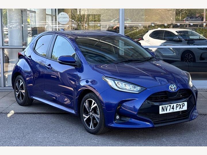 Toyota Yaris 1.5 VVT-h Design E-CVT Euro 6 (s/s) 5dr