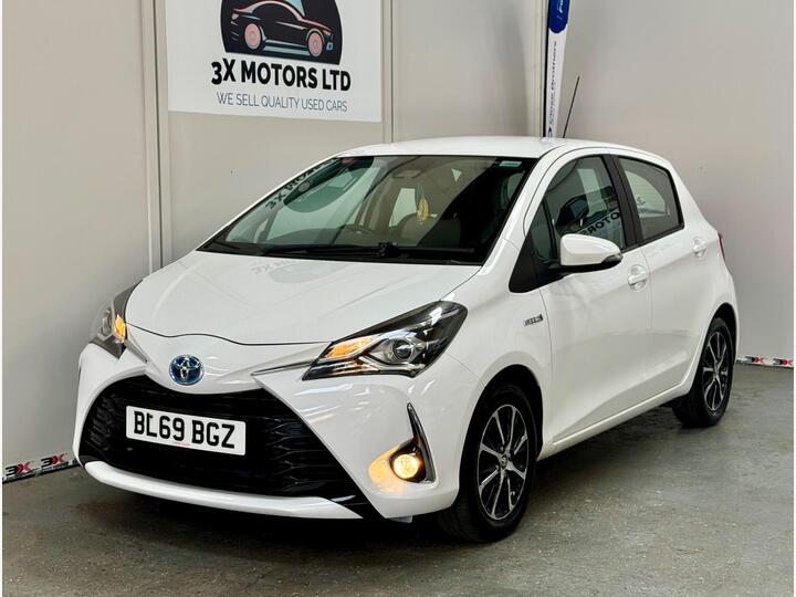 Toyota Yaris 1.5 VVT-h Icon Tech E-CVT Euro 6 (s/s) 5dr