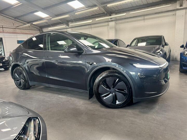 Tesla Model Y 84.7kWh (Dual Motor) Long Range Auto 4WDE 5dr