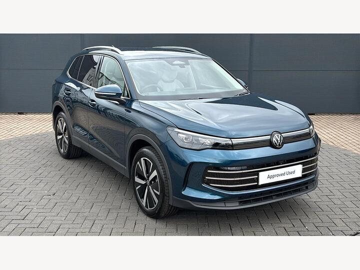 Volkswagen TIGUAN 2.0 TDI Elegance DSG Euro 6 (s/s) 5dr Volkswagen TIGUAN 2.0 TDI Elegance DSG Euro 6 (s/s) 5dr